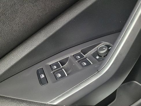 Used 2025 Volkswagen Jetta S image 27