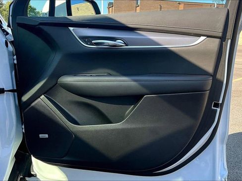Used 2024 Cadillac XT6 Luxury w/ LPO, Floor Liner Package image 23
