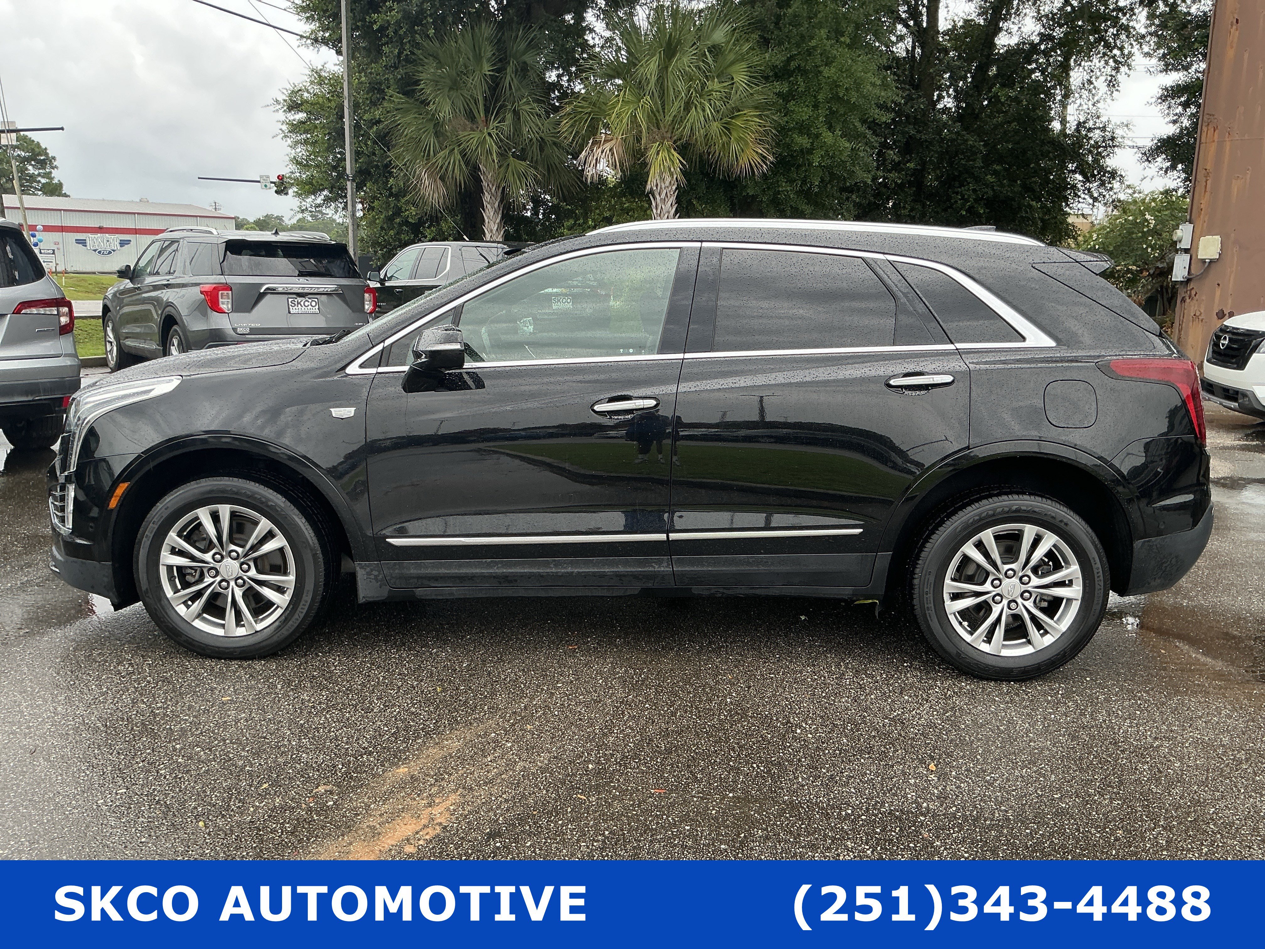 Used 2020 Cadillac XT5 Premium Luxury FWD image 2