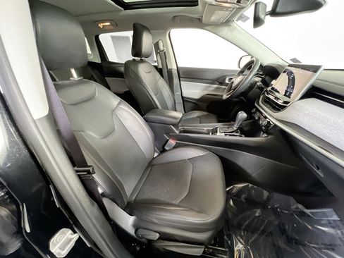 Used 2022 Jeep Compass Latitude w/ Sun and Sound Group image 28