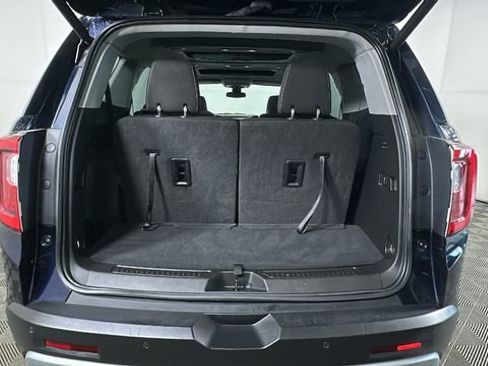 Used 2022 GMC Acadia SLE w/ Driver Convenience Package FWD image 28