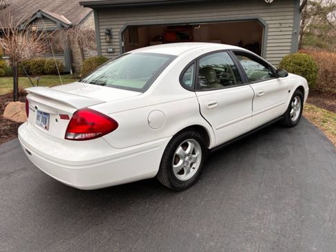 Used 2004 Ford Taurus SES image 30