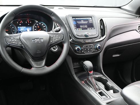 Used 2024 Chevrolet Equinox RS w/ LPO, Floor Liner Package image 7