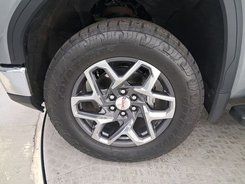 Used 2024 GMC Sierra 1500 SLT w/ SLT Premium Plus Package image 11