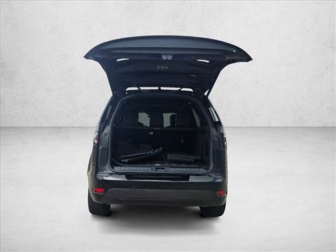 Used 2023 Land Rover Discovery S R-Dynamic image 7