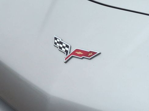 Used 2005 Chevrolet Corvette Coupe w/ Preferred Equipment Group RWD image 12