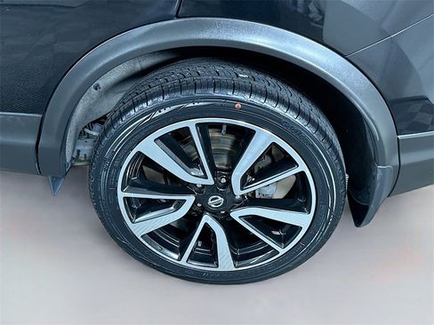 Used 2018 Nissan Rogue Sport SL w/ SL Premium Package image 34