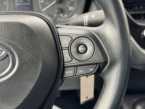 Used 2025 Toyota Corolla LE image 37