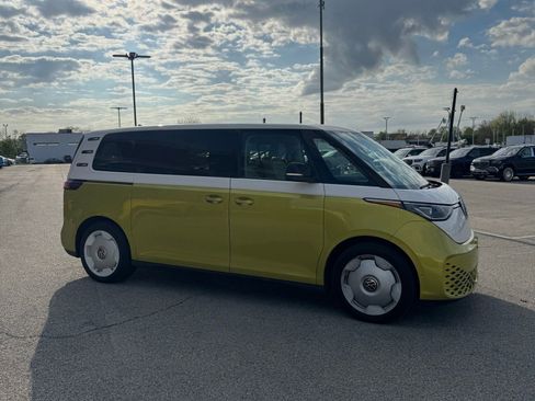 Used 2025 Volkswagen ID. Buzz 1st Edition image 4