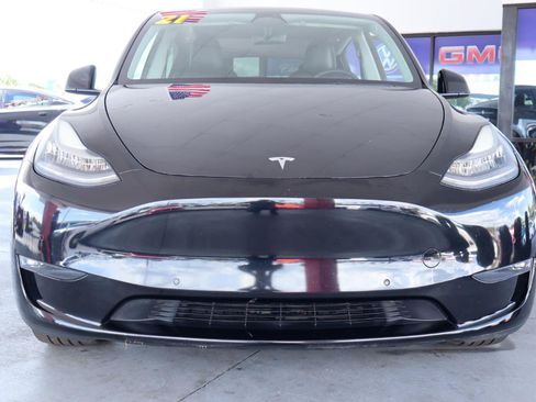 Used 2021 Tesla Model Y Long Range AWD/4WD image 11