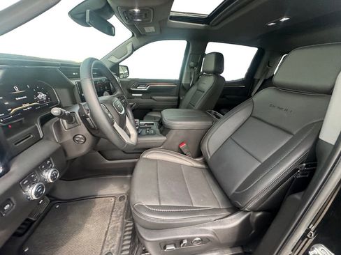 Used 2025 GMC Sierra 1500 Denali AWD/4WD image 10