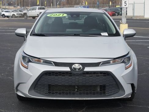 Used 2021 Toyota Corolla LE image 17