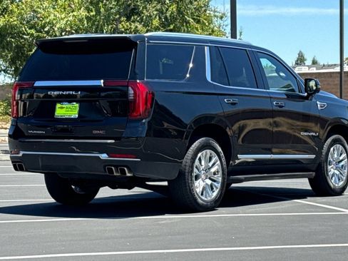 Used 2025 GMC Yukon Denali AWD/4WD image 11