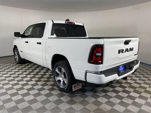 New 2026 RAM 1500 Express AWD/4WD image 17