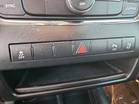 Used 2013 Dodge Durango SXT w/ Blacktop Pkg image 34