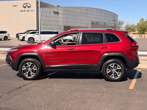 Used 2015 Jeep Cherokee Trailhawk w/ Comfort/Convenience Group AWD/4WD image 3