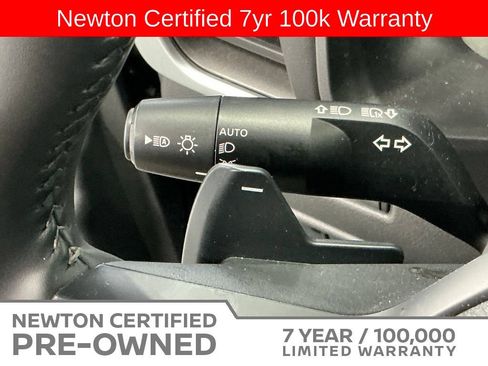 Used 2025 Nissan Rogue SV FWD image 31