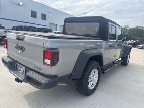 Used 2020 Jeep Gladiator Sport w/ Quick Order Package 24S AWD/4WD image 13