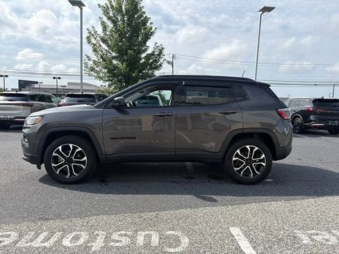 Used 2022 Jeep Compass Limited w/ Sun and Sound Group AWD/4WD image 4