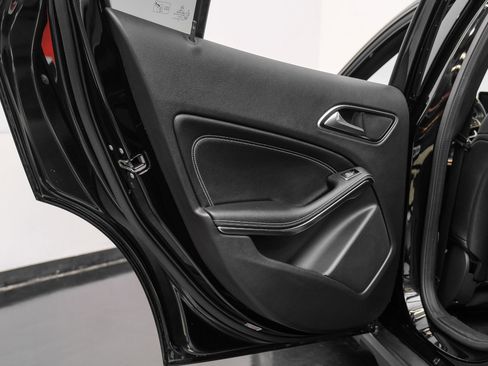Used 2018 Mercedes-Benz GLA 250 4MATIC image 43