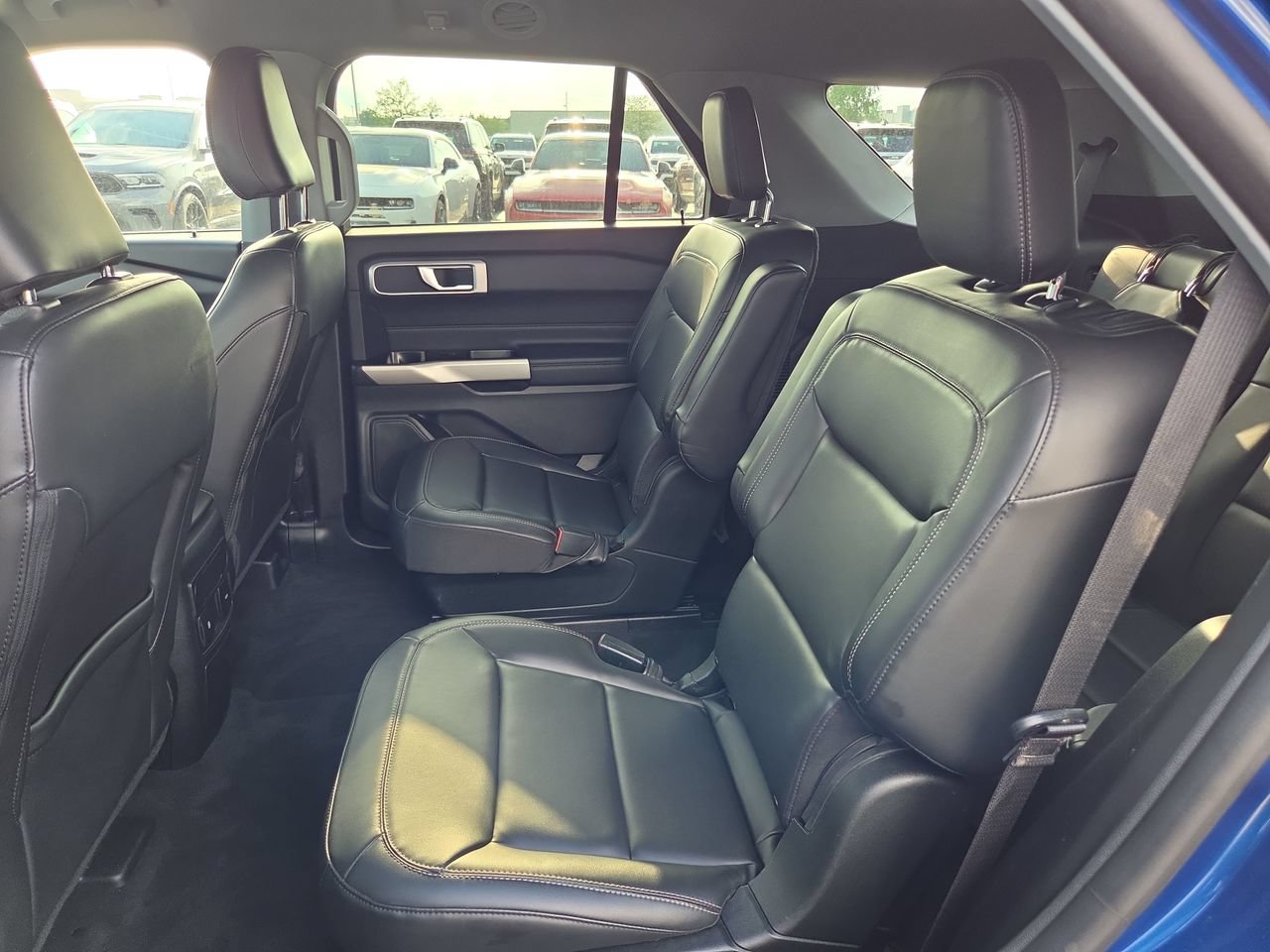 Used 2022 Ford Explorer XLT AWD/4WD image 14