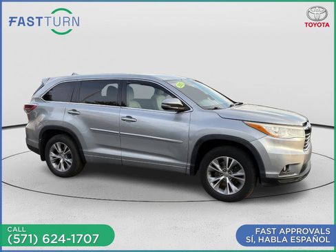 Used 2015 Toyota Highlander Plus AWD/4WD image 4