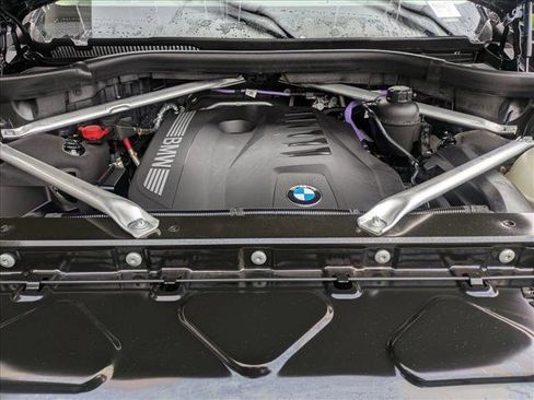 Used 2024 BMW X7 xDrive40i w/ Premium Package image 25