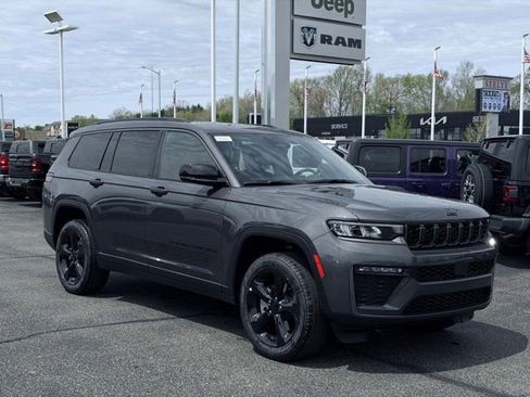 New 2026 Jeep Grand Cherokee L Limited w/ Limited Altitude Package AWD/4WD image 4