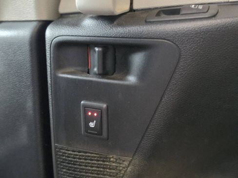 Used 2017 Chrysler Pacifica Limited w/ UConnect Theater Package FWD image 33