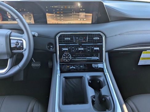 New 2026 Nissan Armada SL w/ Captain's Chari Seat Package AWD/4WD image 21