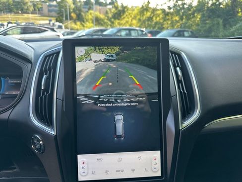 Used 2024 Ford Edge Titanium image 18