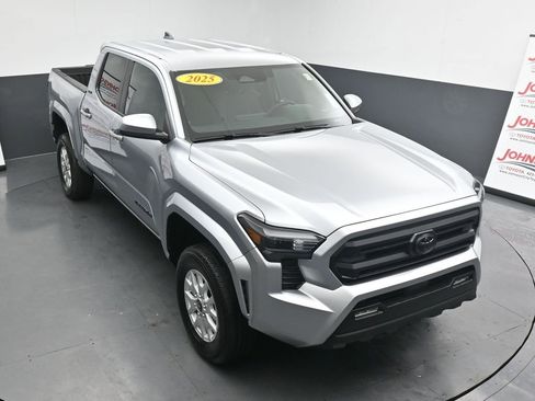 Used 2025 Toyota Tacoma SR5 image 26