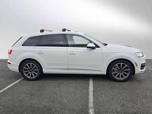Used 2017 Audi Q7 3.0T Prestige image 2