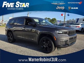 Used 2023 Jeep Grand Cherokee L Limited w/ Black Appearance Package RWD video 1