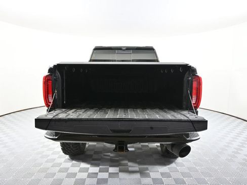 Used 2022 GMC Sierra 2500 Denali w/ Denali Black Diamond Edition AWD/4WD image 6