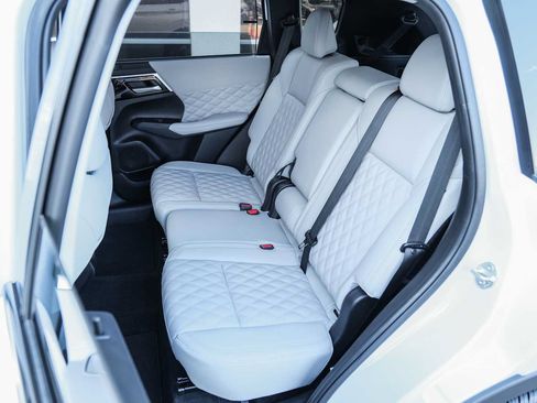 Used 2023 Mitsubishi Outlander SEL FWD image 27