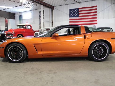Used 2007 Chevrolet Corvette Coupe w/ Preferred Equipment Group image 3