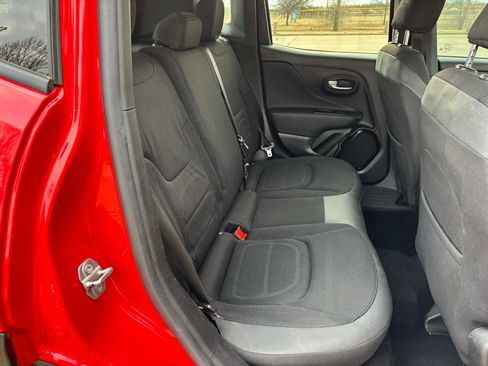 Used 2017 Jeep Renegade Altitude image 9