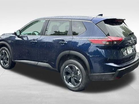 Used 2025 Nissan Rogue SV AWD/4WD image 5