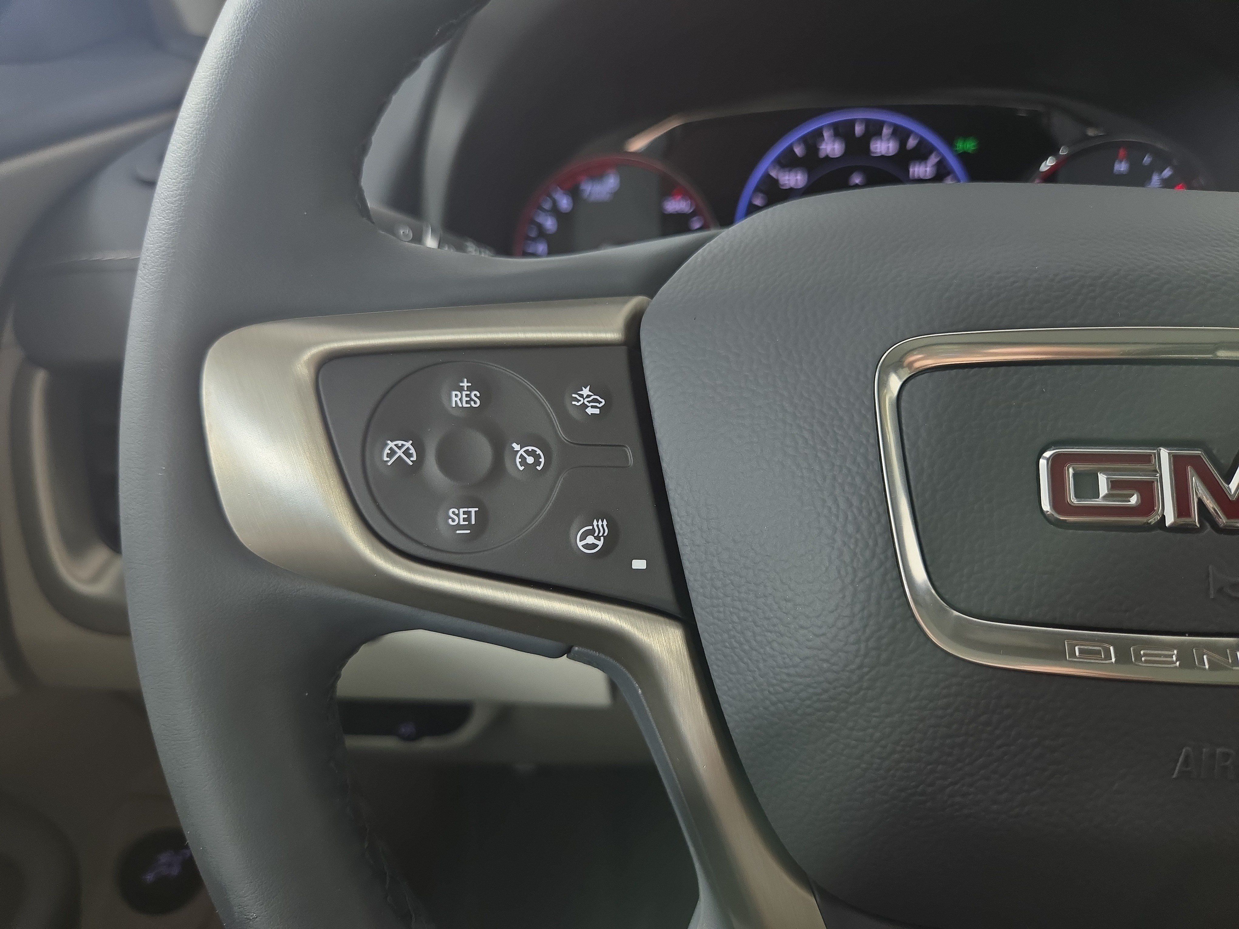 Used 2024 GMC Terrain Denali w/ Denali Premium Package AWD/4WD image 14