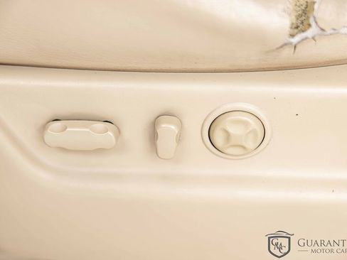 Used 2010 Cadillac Escalade 2WD Hybrid image 24