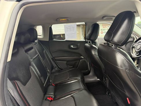 Used 2018 Jeep Compass Trailhawk AWD/4WD image 42