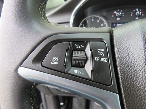 Used 2022 Buick Encore Preferred image 13