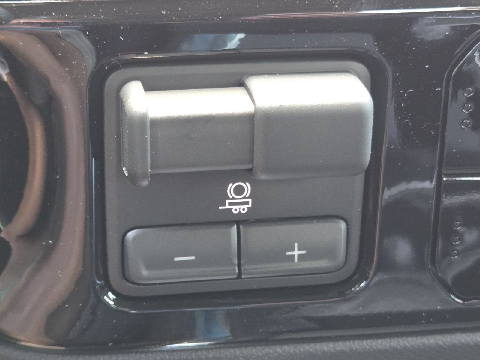 New 2026 GMC Sierra 3500 SLE AWD/4WD image 9