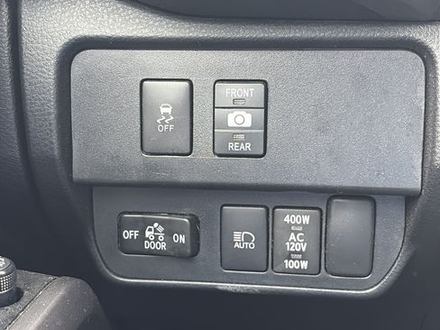 Used 2023 Toyota Tacoma TRD Sport w/ TRD Premium Sport Package AWD/4WD image 25