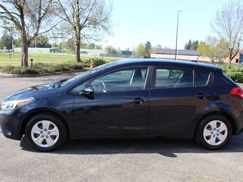 Used 2018 Kia Forte LX image 7