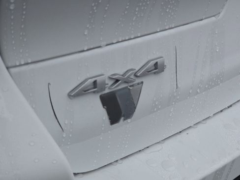 New 2026 Jeep Grand Cherokee L 4WD image 15