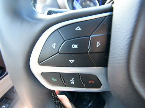 Used 2024 Chrysler Voyager LX FWD image 33