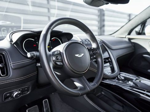 Used 2023 Aston Martin DBX 707 image 33