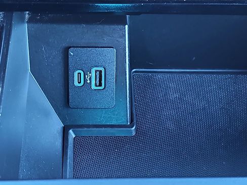 Used 2021 Ford F150 Lariat image 26